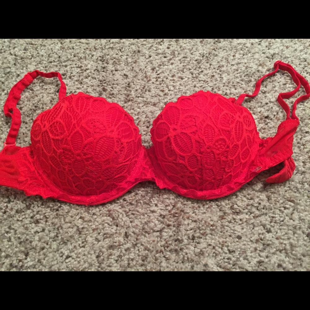 VS PINK Date Night push up bra size 32C